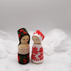 Matyóruhás - fababa, Játék & Sport, Készségfejlesztő és Logikai játék, Montessori szivárvány, Waldorf játékok, Varrás, Baba-és bábkészítés, MESKA