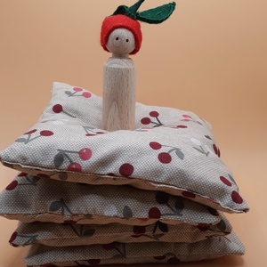 Meggymag párna -Gyógyító Manóval - szépségápolás - egészségmegőrzési kellékek - Meska.hu