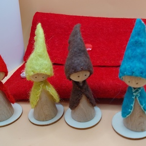 Színes Waldorf manók színezhető koronggal - játék & sport - készségfejlesztő és logikai játék - montessori szivárvány, waldorf játékok - Meska.hu