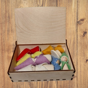 Hét napjai waldorf törpék dobozkában - játék & sport - készségfejlesztő és logikai játék - montessori szivárvány, waldorf játékok - Meska.hu