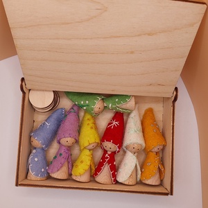 Hét napjai waldorf törpék dobozkában - játék & sport - készségfejlesztő és logikai játék - montessori szivárvány, waldorf játékok - Meska.hu