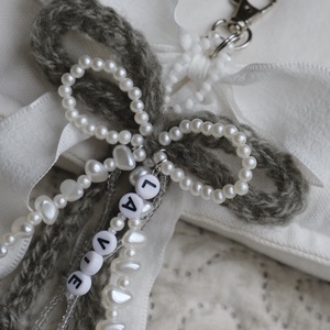 Táska charm vagy kulcstartó szürke színben - táska & tok - kulcstartó & táskadísz - kulcstartó - Meska.hu