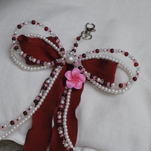 Táska charm vagy kulcstartó burgundi színben, Táska & Tok, Kulcstartó & Táskadísz, Táskaakasztó, Ékszerkészítés, Gyöngyfűzés, gyöngyhímzés, MESKA