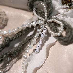 Táska charm vagy kulcstartó szürke színben - táska & tok - kulcstartó & táskadísz - kulcstartó - Meska.hu