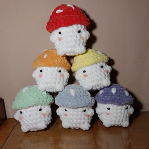 Horgolt mini gombák - játék & sport - plüssállat & játékfigura - más figura - Meska.hu