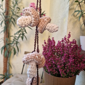 Horgolt gombás füzér - otthon & életmód - dekoráció - fali és függő dekoráció - girland, zászlófűzér - Meska.hu