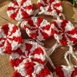 Horgolt mentolos cukorka füzér - otthon & életmód - dekoráció - fali és függő dekoráció - girland, zászlófűzér - Meska.hu