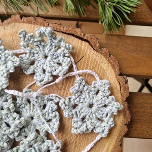 Horgolt hópelyhes füzér - Meska.hu