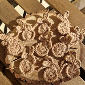 Horgolt nyuszis füzér, Ünnepi díszek, dekorációk, Húsvéti díszek és dekorációk, Húsvéti ablakdíszek, Horgolás, MESKA