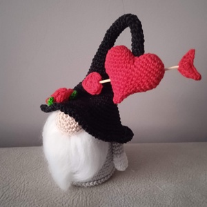 Valentin Manó Szívvel és Nyillal - játék & sport - plüssállat & játékfigura - manó - Meska.hu