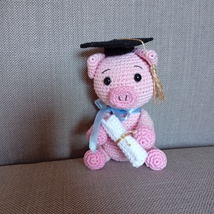 Diplomás malacka, Játék & Sport, Plüssállat & Játékfigura, Malac, Horgolás, MESKA