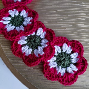 Horgolt kokárda  - Meska.hu