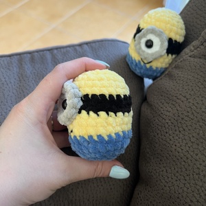 Mini horgolt minyon  - játék & sport - plüssállat & játékfigura - plüss mesefigurák - Meska.hu