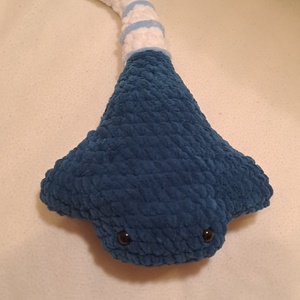 Horgolt plüss rája, Játék & Sport, Plüssállat & Játékfigura, Más figura, Horgolás, MESKA