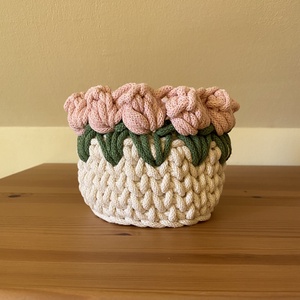 Horgolt tárolókosár tulipános, Otthon & Életmód, Tárolás & Rendszerezés, Doboz, Horgolás, Varrás, MESKA