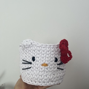 Horgolt Hello Kitty kosár fehér, Otthon & Életmód, Tárolás & Rendszerezés, Tárolókosár, Horgolás, MESKA