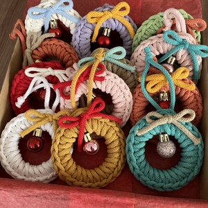 Karácsonyfadíszek díszdobozban - karácsony - karácsonyi lakásdekoráció - karácsonyi lakásdíszek - Meska.hu