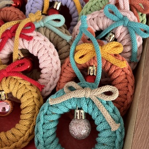 Karácsonyfadíszek díszdobozban - karácsony - karácsonyi lakásdekoráció - karácsonyi lakásdíszek - Meska.hu