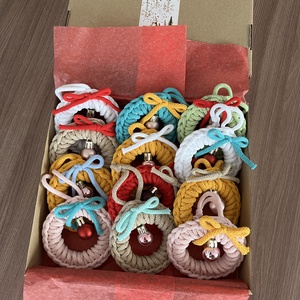 Karácsonyfadíszek díszdobozban, Karácsony, Karácsonyi lakásdekoráció, Karácsonyi lakásdíszek, Horgolás, MESKA