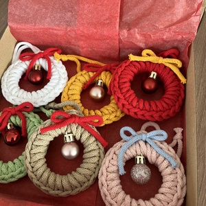 Karácsonyfadíszek díszdobozban - karácsony - karácsonyi lakásdekoráció - karácsonyi lakásdíszek - Meska.hu