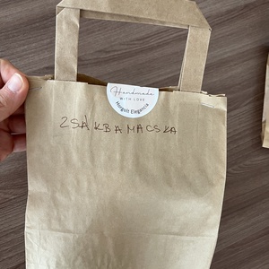 Horgolt zsákbamacska - nagy - otthon & életmód - tárolás & rendszerezés - íróasztali tároló - Meska.hu