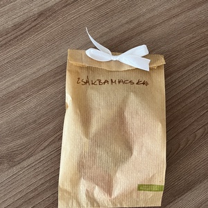 Horgolt zsákbamacska - kicsi, Otthon & Életmód, Tárolás & Rendszerezés, Íróasztali tároló, Horgolás, MESKA