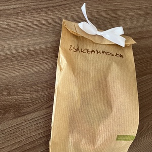 Horgolt zsákbamacska - kicsi - otthon & életmód - tárolás & rendszerezés - íróasztali tároló - Meska.hu