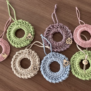 Akasztható díszek többféle változatban - otthon & életmód - tárolás & rendszerezés - íróasztali tároló - Meska.hu