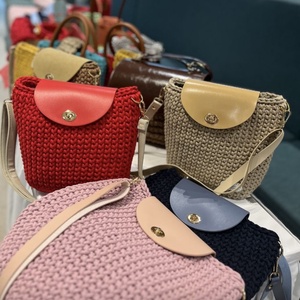 Közepes horgolt v�lltáska - táska & tok - kézitáska & válltáska - válltáska - Meska.hu