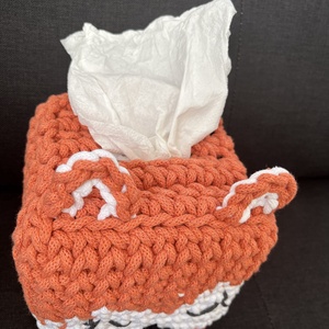 Horgolt rókás zsepkendőtartó - otthon & életmód - tárolás & rendszerezés - tárolókosár - Meska.hu