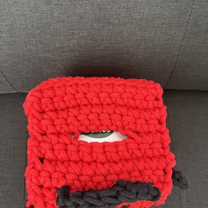 Horgolt katicás zsepkendőtartó - otthon & életmód - tárolás & rendszerezés - tárolókosár - Meska.hu