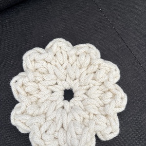 Horgolt virág - otthon & életmód - virágdekoráció - virágok - szálas virág - Meska.hu