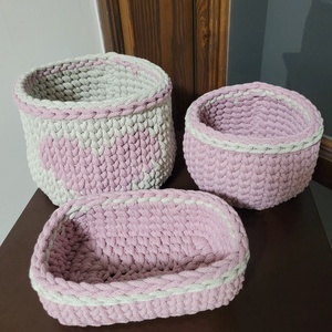 Horgolt kosarak-rózsa, Otthon & Életmód, Dekoráció, Asztal és polc dekoráció, Horgolt & Csipketerítő, Horgolás, MESKA