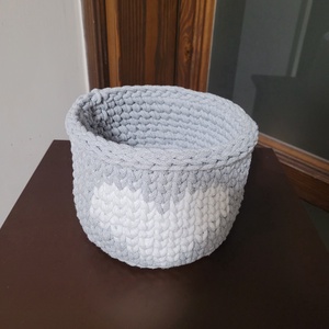 Horgolt kosarak-szürke - otthon & életmód - dekoráció - asztal és polc dekoráció - horgolt & csipketerítő - Meska.hu