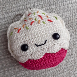 Horgolt muffin táskadísz, Táska & Tok, Kulcstartó & Táskadísz, Táskadísz, Horgolás, Meska