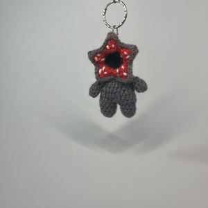 Horgolt demogorgon kulcstartó, Táska & Tok, Kulcstartó & Táskadísz, Kulcstartó, Horgolás, MESKA