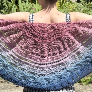 Női horgolt kendő - ruha & divat - sál, sapka, kendő - kendő - Meska.hu