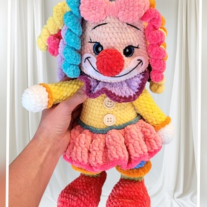 Horgolt bohóc lány - Meska.hu