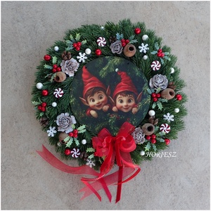 Karácsonyi manós koszorú - Meska.hu