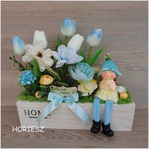 Virágos asztali dekoráció cuki kislánnyal , Otthon & Életmód, Dekoráció, Asztal és polc dekoráció, Asztaldísz, Mindenmás, MESKA