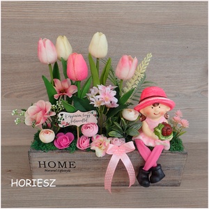 Virágos asztaldísz cuki kislánnyal szülinapra, névnapra, ballagásra - Meska.hu