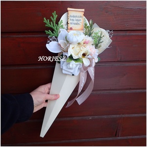 Virág csokor tölcsérben ballagásra - otthon & életmód - dekoráció - Meska.hu