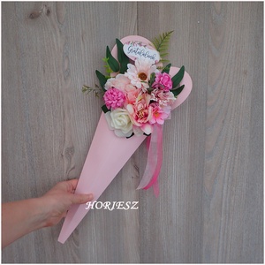 Virág csokor tölcsérben ballagásra, Otthon & Életmód, Virágdekoráció, Virágok, Virágcsokor, Mindenmás, MESKA