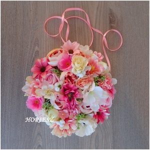 Vállra akasztható virágtáska ballagásra - otthon & életmód - virágdekoráció - virágdíszek - fali virágdekoráció - Meska.hu