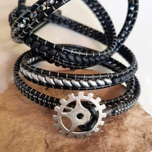 Wrap karkötő - fekete ezüst  - ékszer - karkötő - gyöngyös karkötő - Meska.hu