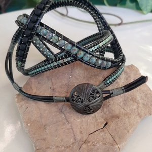 Wrap karkötő - fekete kék - ékszer - karkötő - gyöngyös karkötő - Meska.hu