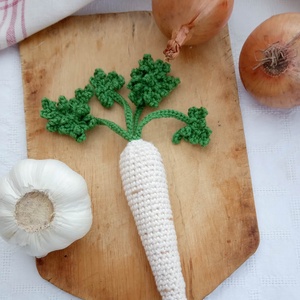 Horgolt fehérrépa  - játék & sport - szerepjáték - Meska.hu