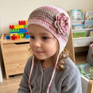 Púder horgolt kislánysapka 50-52 cm - ruha & divat - sál, sapka, kendő - sapka - Meska.hu