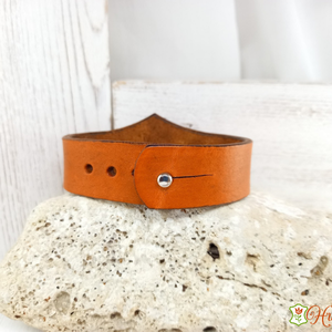 Bokrétás bőr karkötő - ékszer - karkötő - karperec - Meska.hu