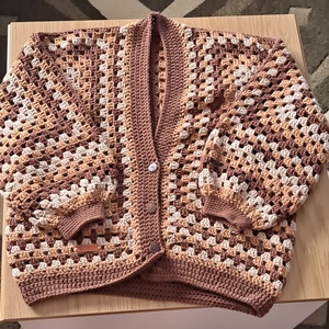 Kézzel horgolt Granny Hexagon női kardigán meleg őszi színekben - Meska.hu